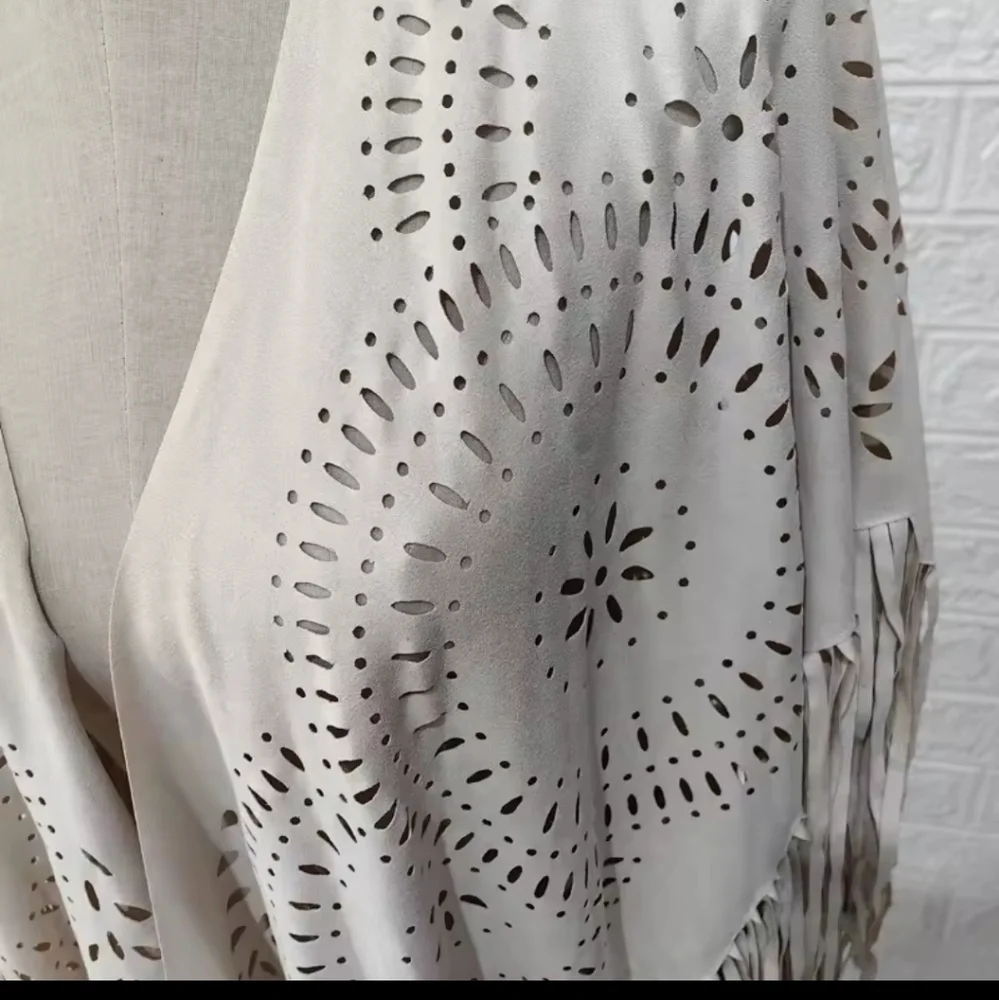NWT Cream Western Boho Fringed Poncho
